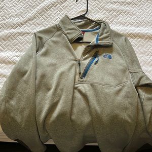 North Face pullover size med